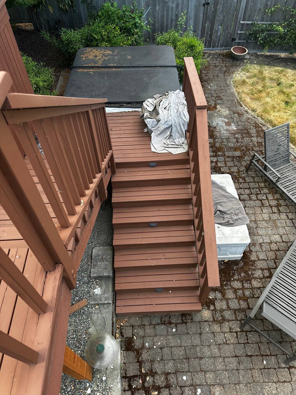 Custom Cedar Deck & Stairs
